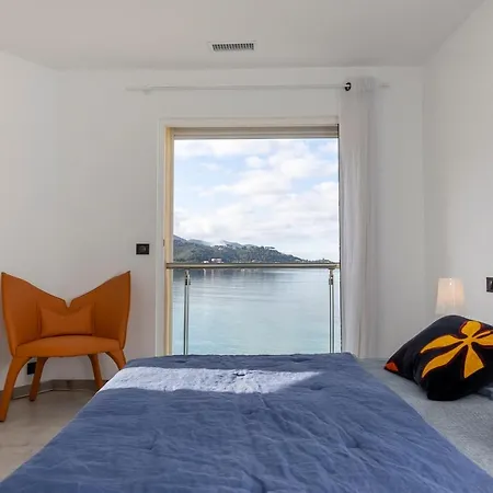 Villa La Maison Sur La *